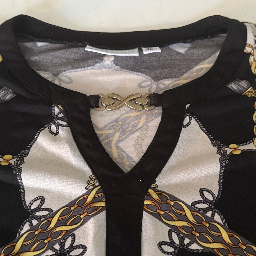 Susan Graver Black and Gold Patterned liquid knit tunic SZS Long sleeve. - Picture 6 of 14